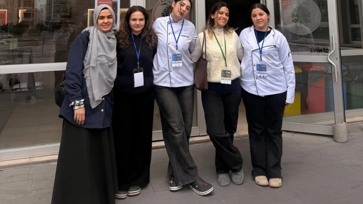 Avanoslu &Ouml;ğrencilerden Gastronomi Yarışmasında G&uuml;m&uuml;ş Başarı