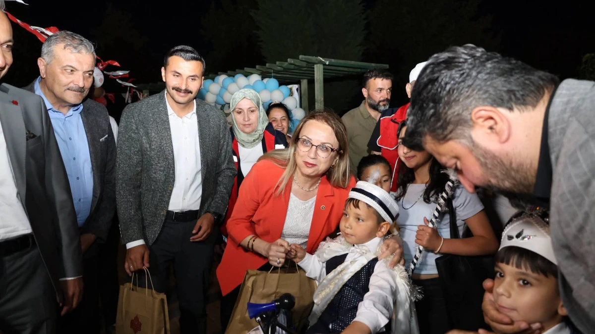 Avanos'ta Toplu S&uuml;nnet Ş&ouml;leniyle &Ccedil;ocukların Mutluluğu Paylaşıldı