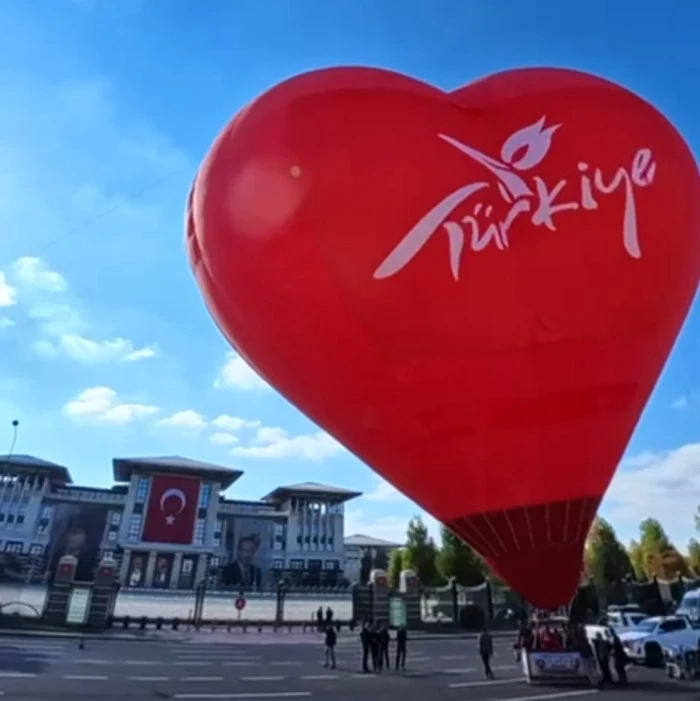 Cumhuriyet’in 102. Yılında Balonlar Gökyüzünde Buluştu