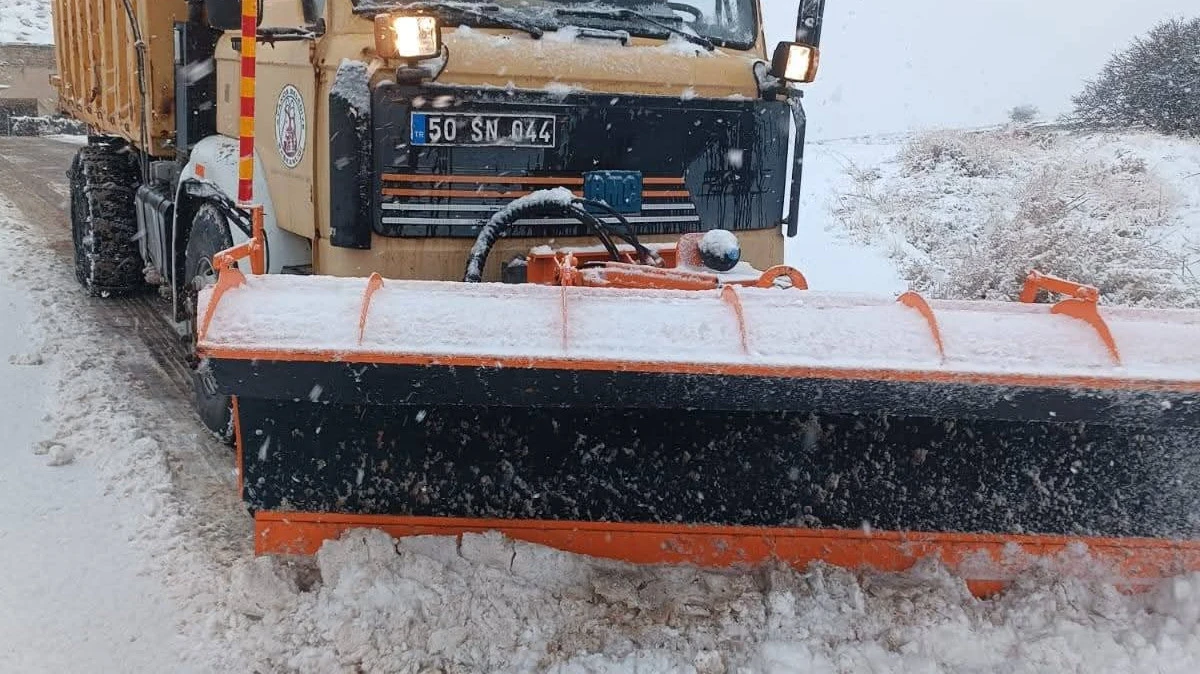 Avanos'ta Kar Yağışına Karşı Ekipler Sahada