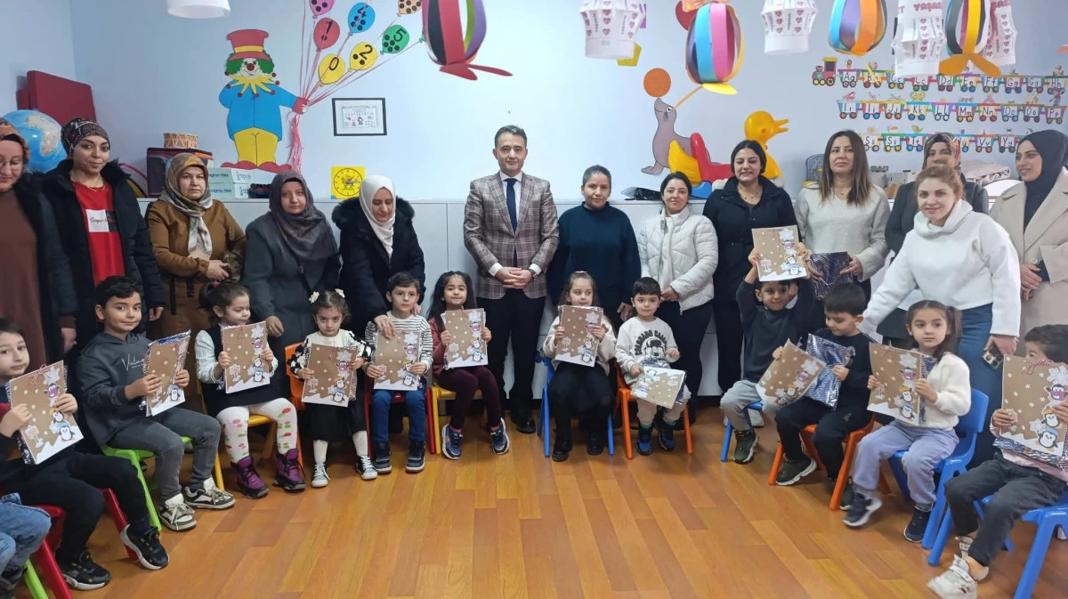 Kaymakam Bilici, &Ouml;ğrencilerin Karne Sevincine Ortak Oldu