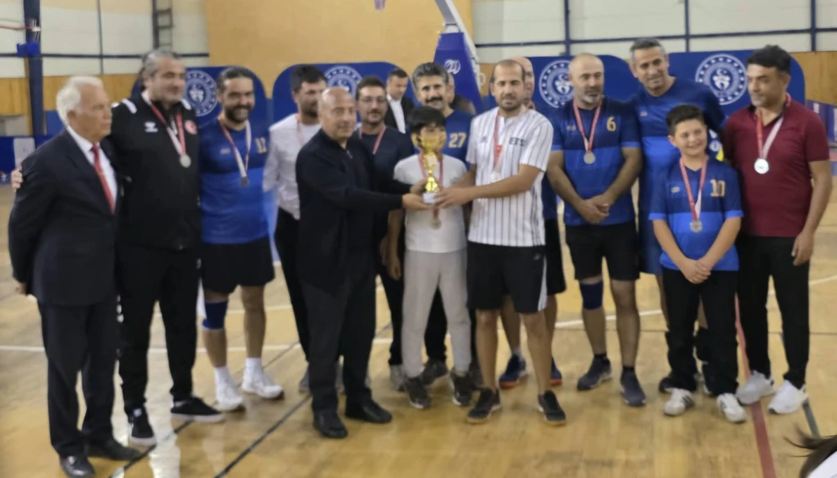 Kurumlar Arası Voleybol Turnuvası&rsquo;nda Final Heyecanı