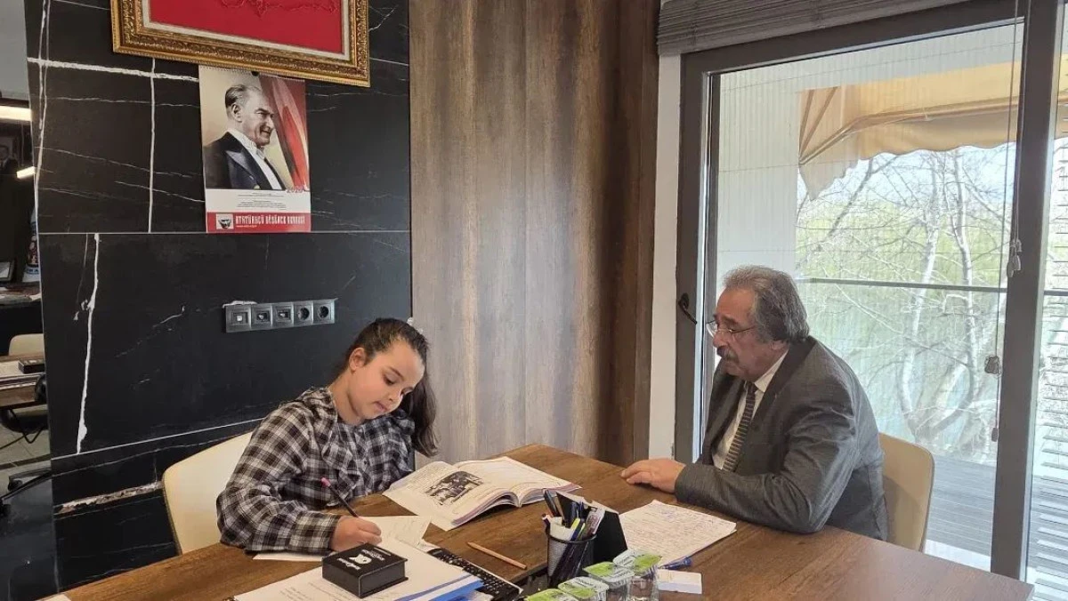 Minik &ouml;ğrenciden başkana anlamlı ziyaret ve r&ouml;portaj