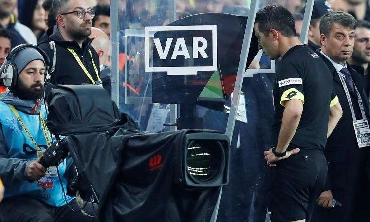 “VAR sistemi Süper Lig hakemlerini yönlendiriyor”